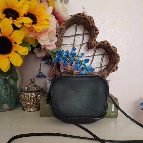 Vintage Coach Black Mini Hadley Crossbody Purse - Picture 4 of 7